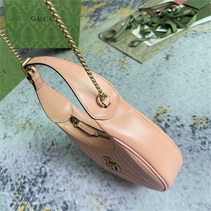 Gu.cci GG Marmont Half Moon Shaped Mini Bag  699514