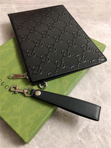 Gu.cci GG Clutch Bag Embossed Black Leather 625569