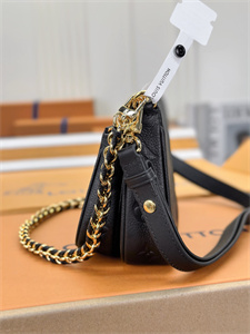 L.V  Multi Pochette Accessories Monogram Empreinte Grained Cowhide Black M80399