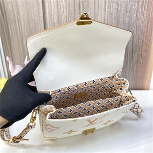 L.V Pochette Métis Bag Canvas Beige M23055