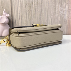 L.V Pochette  Métis  East West Monogram Empreinte M46596