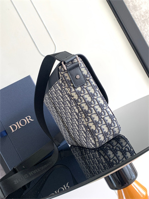 Dior Saddle Messenger Bag Oblique Jacquard With Grained Calfskin