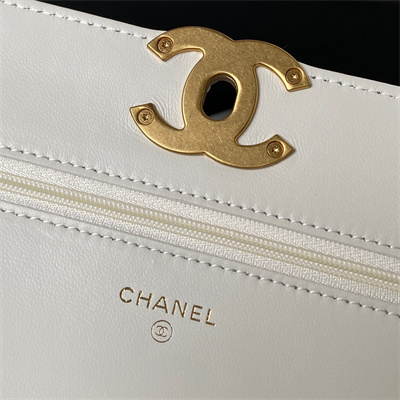 Cha.nel Wallet On Chain Lambskin Gold Tone Metal White AP3267