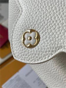 L.V Capucines Mini Bag Taurillon Leather White M59433