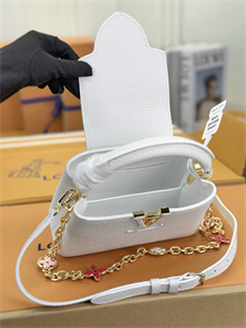 L.V Capucines Mini Bag Taurillon Leather White M22375