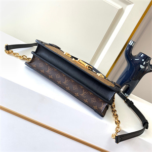 L.V Trunk Clutch Bag Monogram Reverse Canvas M43596