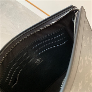 L.V Pochette Voyage MM Monogram Eclipse M61692