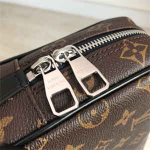 L.V Toilet Pouch GM Monogram Canvas M47506