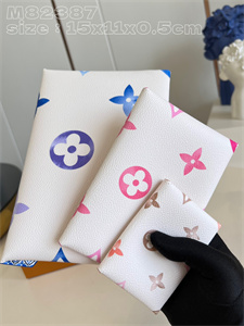 L.V Kirigami Pochette Giant Monogram Canvas M82387