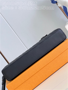 L.V Takeoff Pouch Damier Infini Leather Black N40504