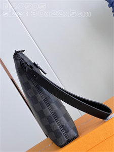 L.V Takeoff Pouch Damier Graphite N40505
