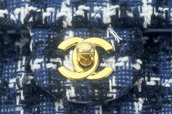 Cha.nel Medium Classic Flap Bag Tweed Gold Tone Metal Dk Blue A01112