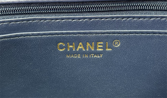 Cha.nel Mini Classic Flap Bag Tweed Gold Tone Metal Dk Blue A01116