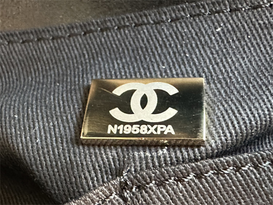 Cha.nel Deauville MM Shopping Bag Shiny Calfskin Gold Tone Metal Black A67001