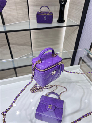Cha.nel Vanity Case With Chain Lambskin Gold Tone Metal Purple AP2198