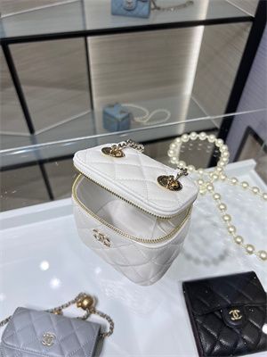 Cha.nel Vanity Case With Chain Lambskin Gold Tone Metal White AP2581