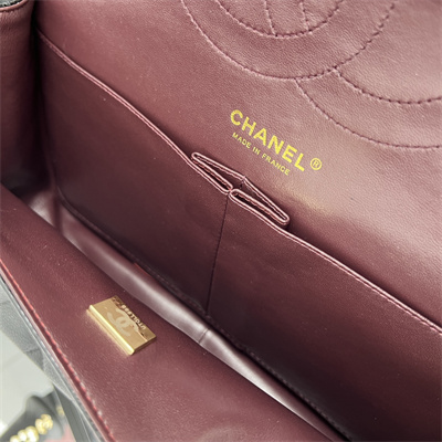 Cha.nel Large Classic Flap Bag Grained Calfskin Gold Tone Metal Black 58600(Flap Edge Stitch)