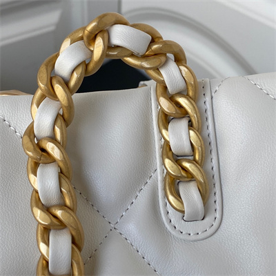 Cha.nel 19 Tote Bag Lambskin White AS3519