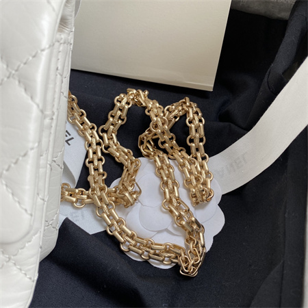 Cha.nel 2.55 Handbag Aged Calfskin Gold Tone Metal White A37586