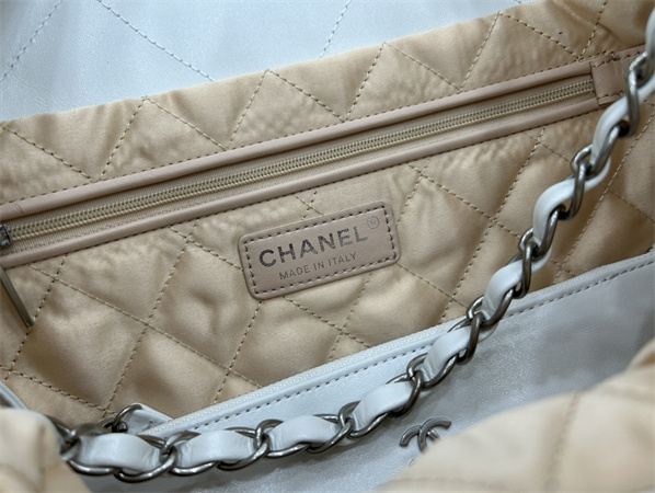 Cha.nel 22 Small Handbag Shiny Calfskin Silver Tone Metal White AS3260