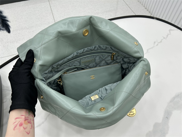 Cha.nel 22 Small Handbag Shiny Calfskin Gold Tone Metal Mint AS3260