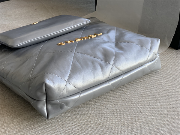 Cha.nel 22 Small Handbag Shiny Calfskin Gold Tone Metal Grey AS3260