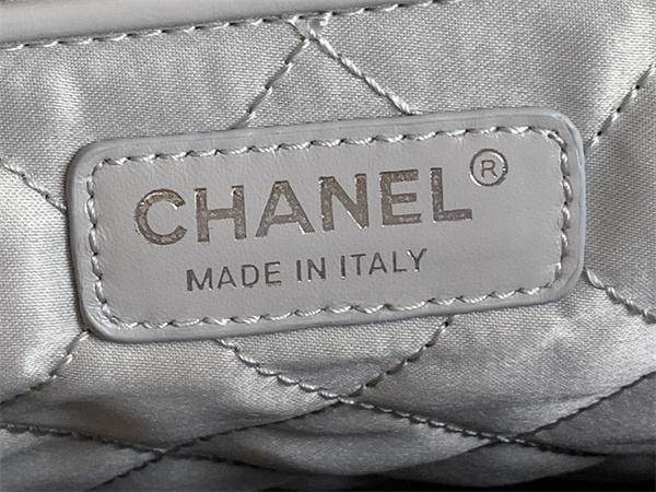 Cha.nel 22 Small Handbag Shiny Calfskin Silver Tone Metal Grey AS3260