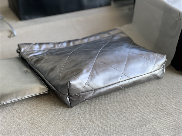 Cha.nel 22 Small Handbag Shiny Calfskin Silver Tone Metal Silver AS3260