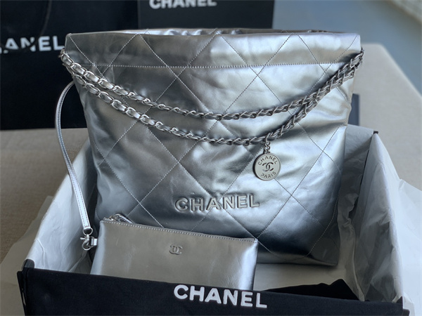 Cha.nel 22 Medium Handbag Shiny Calfskin Silver Tone Metal Silver AS3261