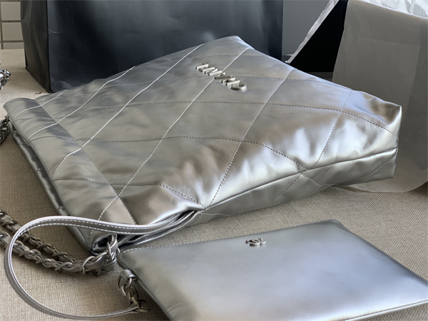 Cha.nel 22 Medium Handbag Shiny Calfskin Silver Tone Metal Silver AS3261