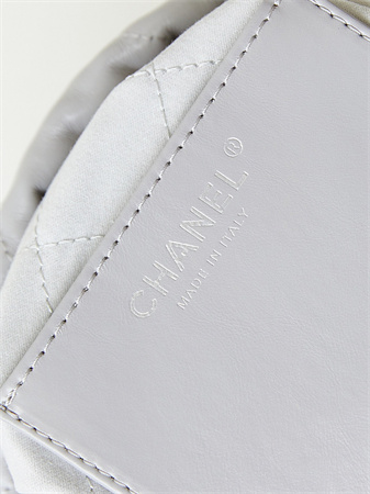 Cha.nel 22 Mini Handbag Shiny Calfskin Silver Tone Metal Grey AS3980