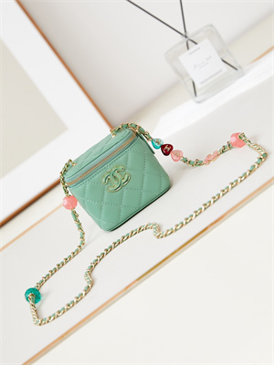 Cha.nel Vanity Case Lambskin Gold Tone Metal Green AP3230