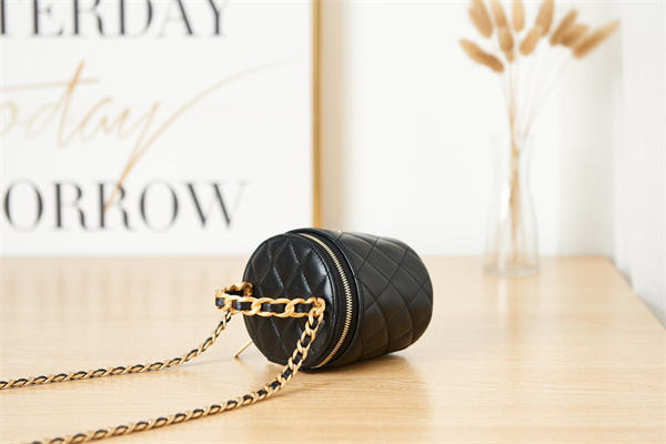 Cha.nel Vanity Case With Top Handle Lambskin Gold Tone Metal Black AS2873