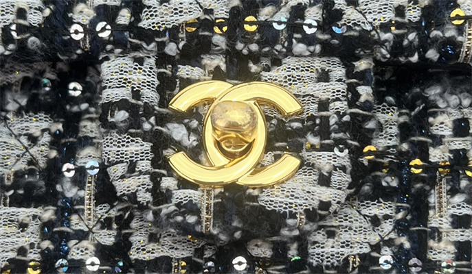 Cha.nel Medium Classic Flap Bag Tweed Gold Tone Metal Black A01112