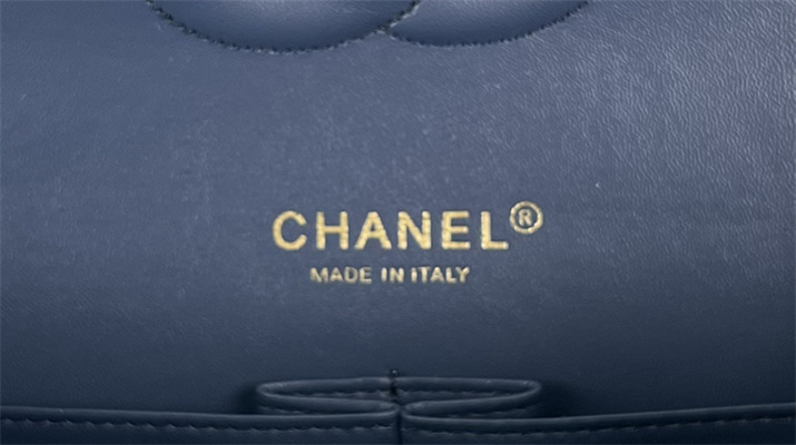 Cha.nel Medium Classic Flap Bag Denim Gold Tone Metal A01112