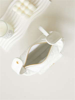 Cha.nel Pouch Grained Calfskin Gold Tone Metal White AP3467