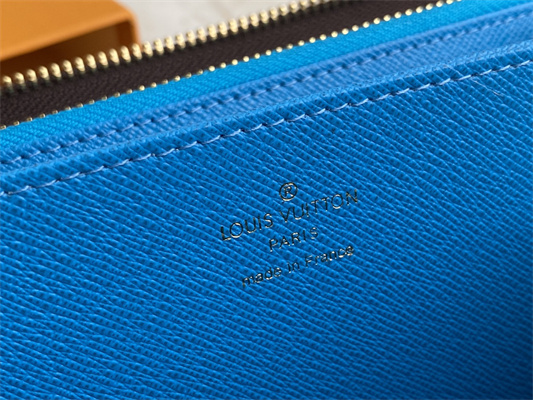 L.V Zippy Wallet Vivienne Holidays Monogram Canvas M81630