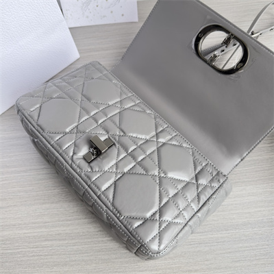 CD Medium Di.or Caro Bag Quilted Macrocannage Calfskin Guncolor Tone Metal Grey