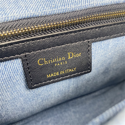 CD Medium Di.or Caro Bag Macrocannage Denim Blue