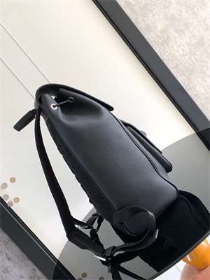 Di.or Saddle Backpack Black Grained Calfskin