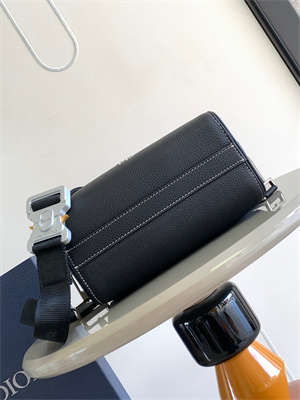 Di.or Lingot 22 Shoulder Bag Black Grained Calfskin