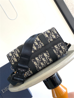 Di.or Lingot 26 Shoulder Bag Beige and Black Oblique Jacquard