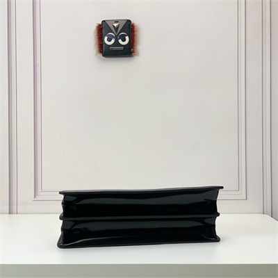 Fen.di Peekaboo Cut Medium Leather Bag Black Color