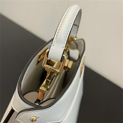 Fen.di Peekaboo ISeeU Petite Leather Bag White Color