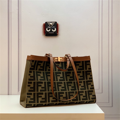 Fen.di Peekaboo X-Tote FF Canvas Green Color