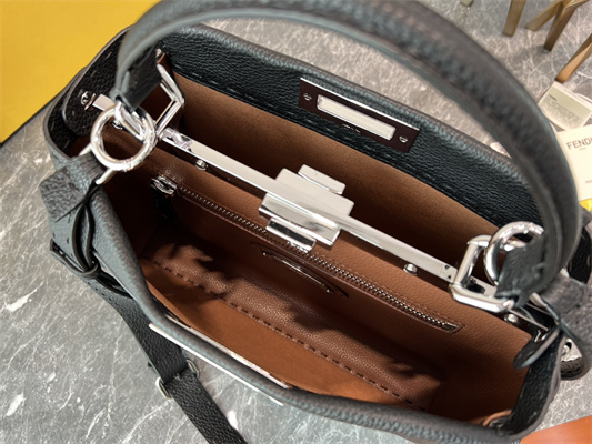 Fen.di Peekaboo Iconic ISeeU Medium Bag Cuoio Romano Leather Black Color With Topstitches