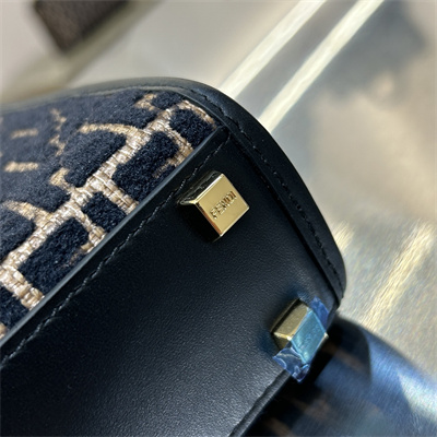 Fen.di MINI SUNSHINE SHOPPER Natural Straw Bag With Black FF Embroidery