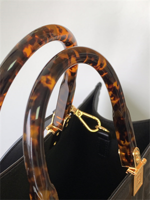 Fen.di SUNSHINE Medium Black Leather Shopper