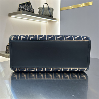 Fen.di SUNSHINE Medium Natural Straw With Black FF Embroidery Shopper