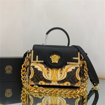 Fen.di Fendace LA Medusa Meidum Handbag Black